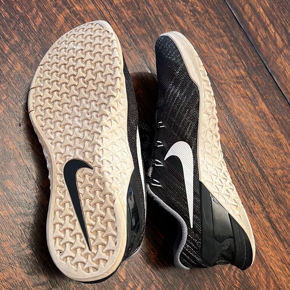 Nike Metcons - Picture 4 of 5